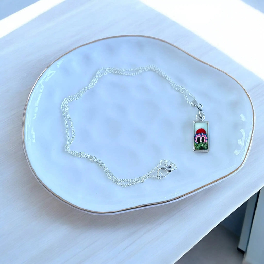 Original Hand-Painted Peeking Phanatic