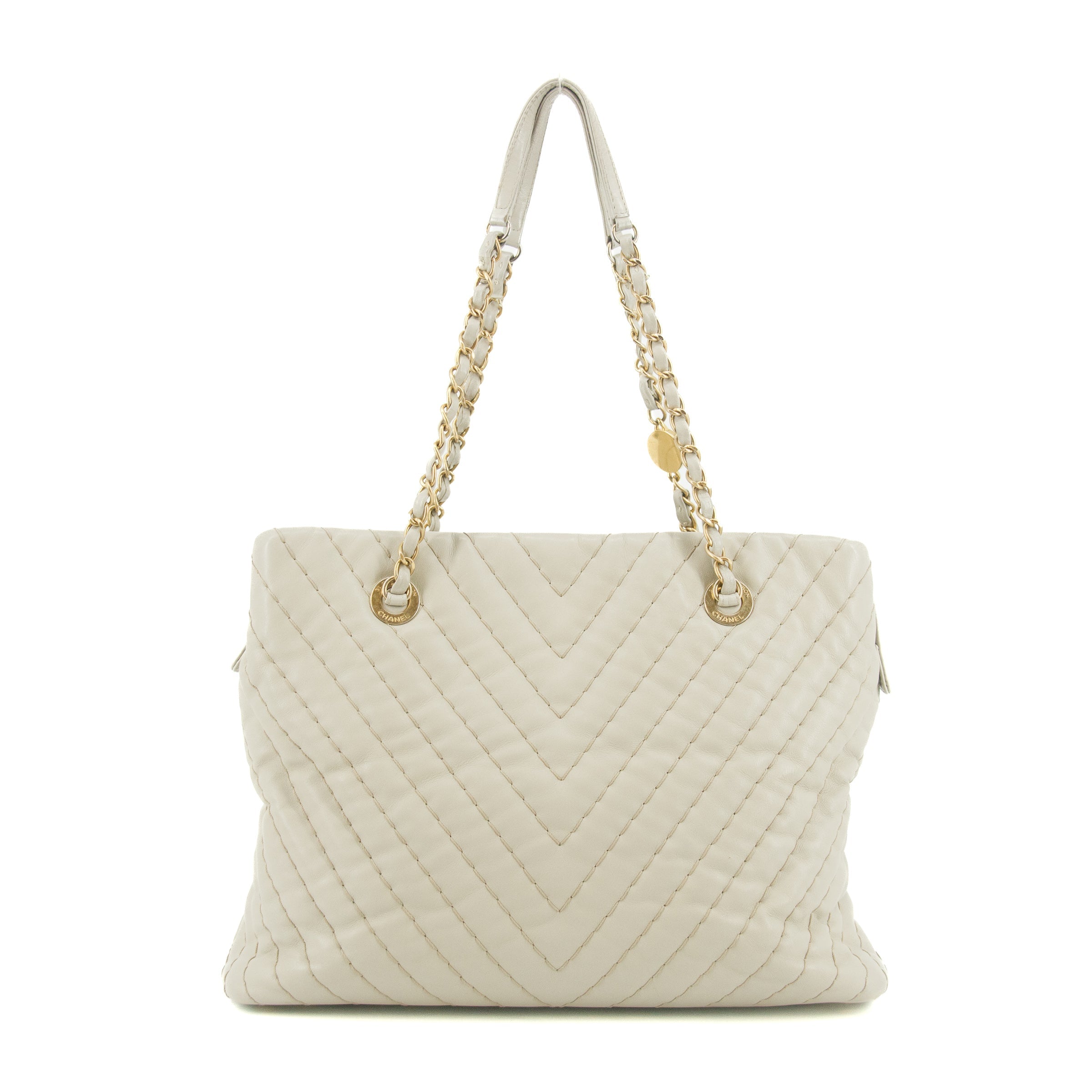 •	Chanel Grey Lambskin Chevron Quilted Chain Shoulder Bag 16 Series #5860