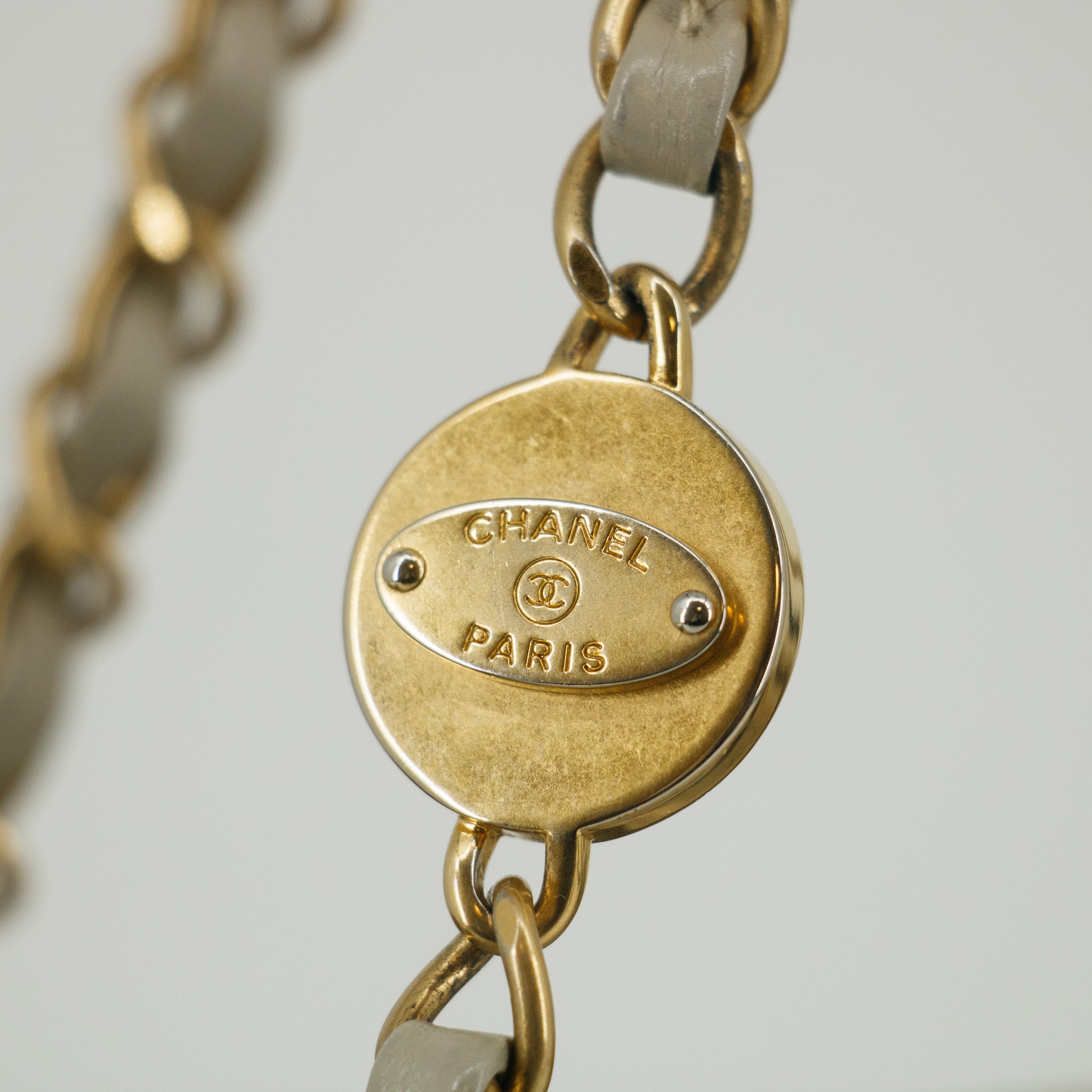 •	Chanel Grey Lambskin Chevron Quilted Chain Shoulder Bag 16 Series #5860