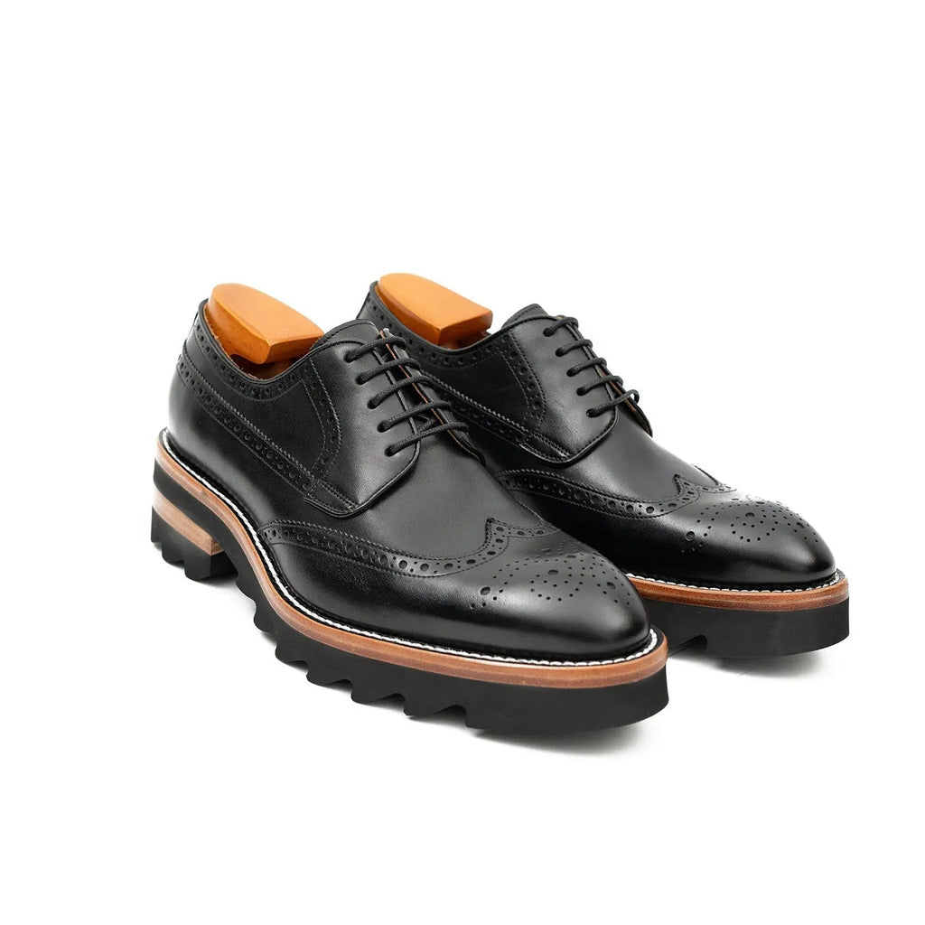 Calfskin Brogue Derby Shoes with Unique Leather Black