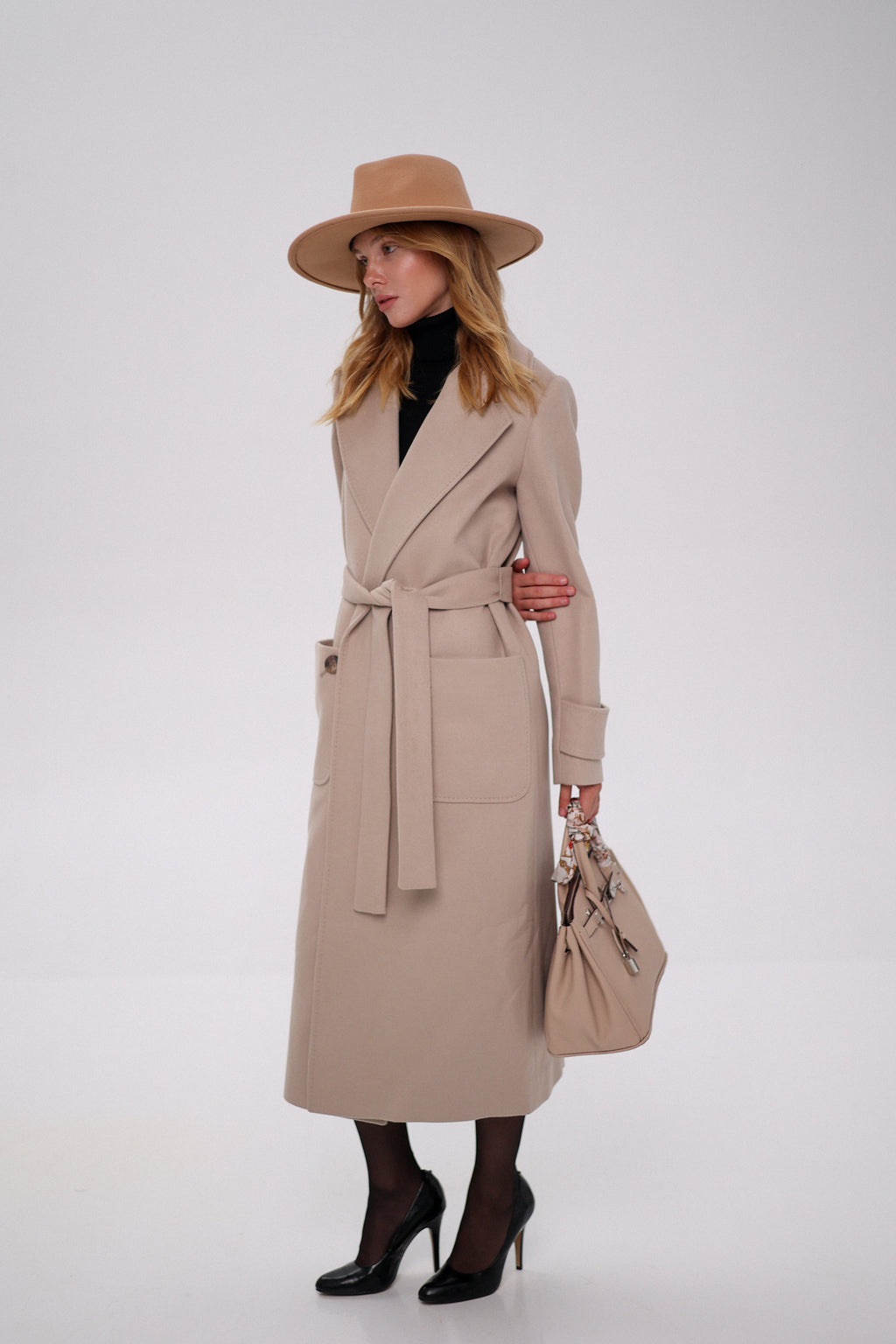 Eliza Classic Cashmere Wool Blend Overcoat in Nude