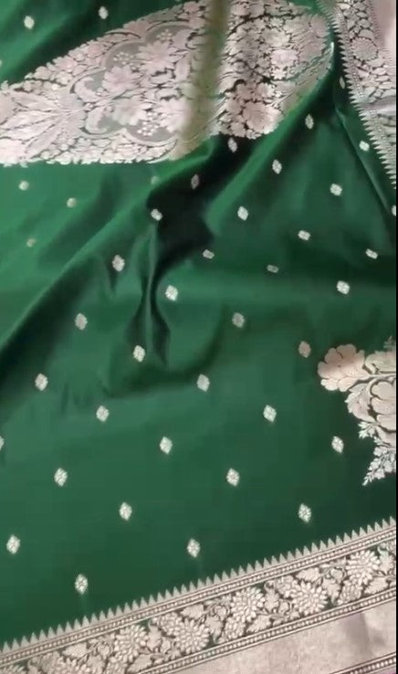 Excellent Banarasi Gold Zari Weaved Mashru Silk Saree
