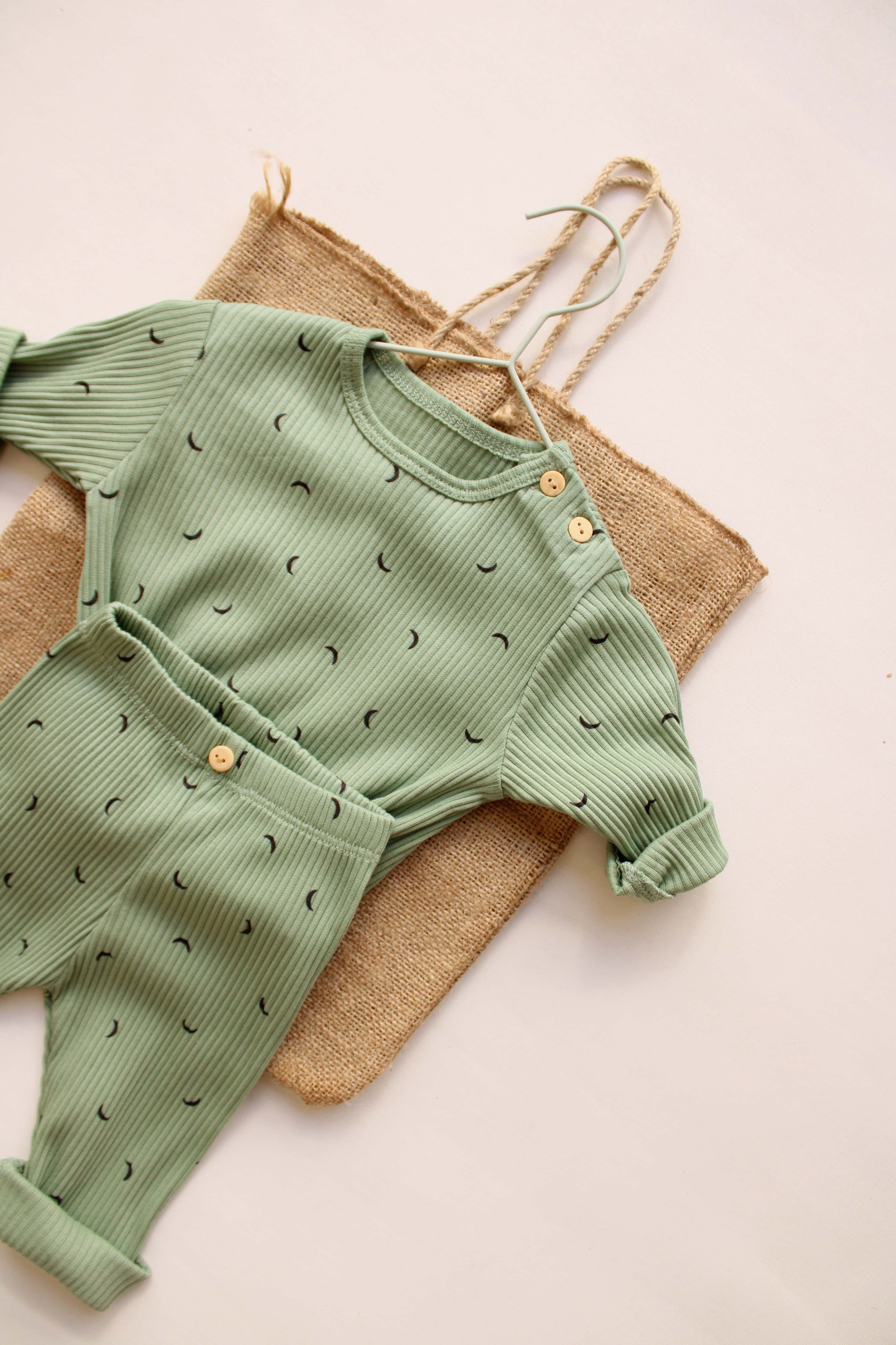 Green Moon 2 Piece Set