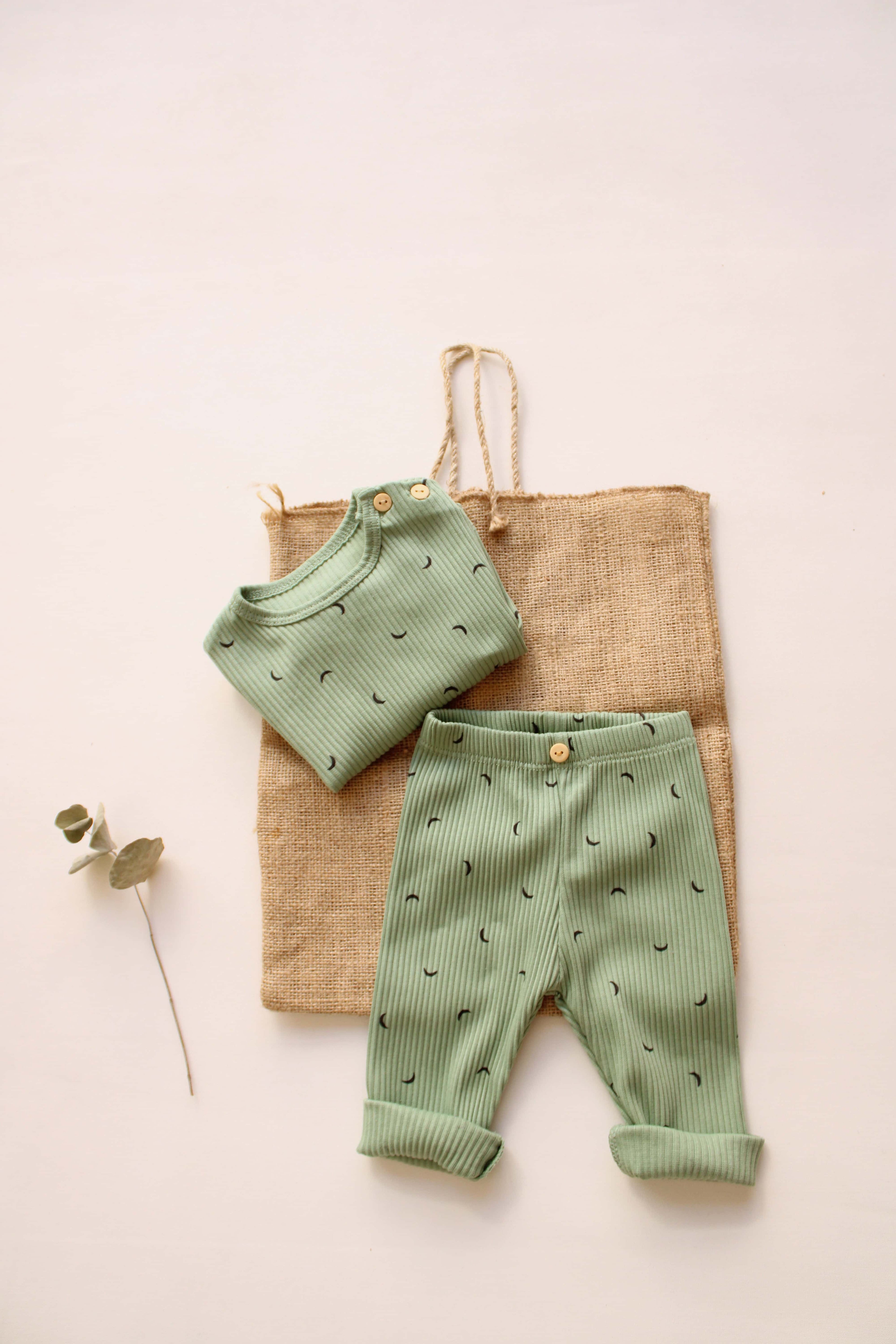 Green Moon 2 Piece Set