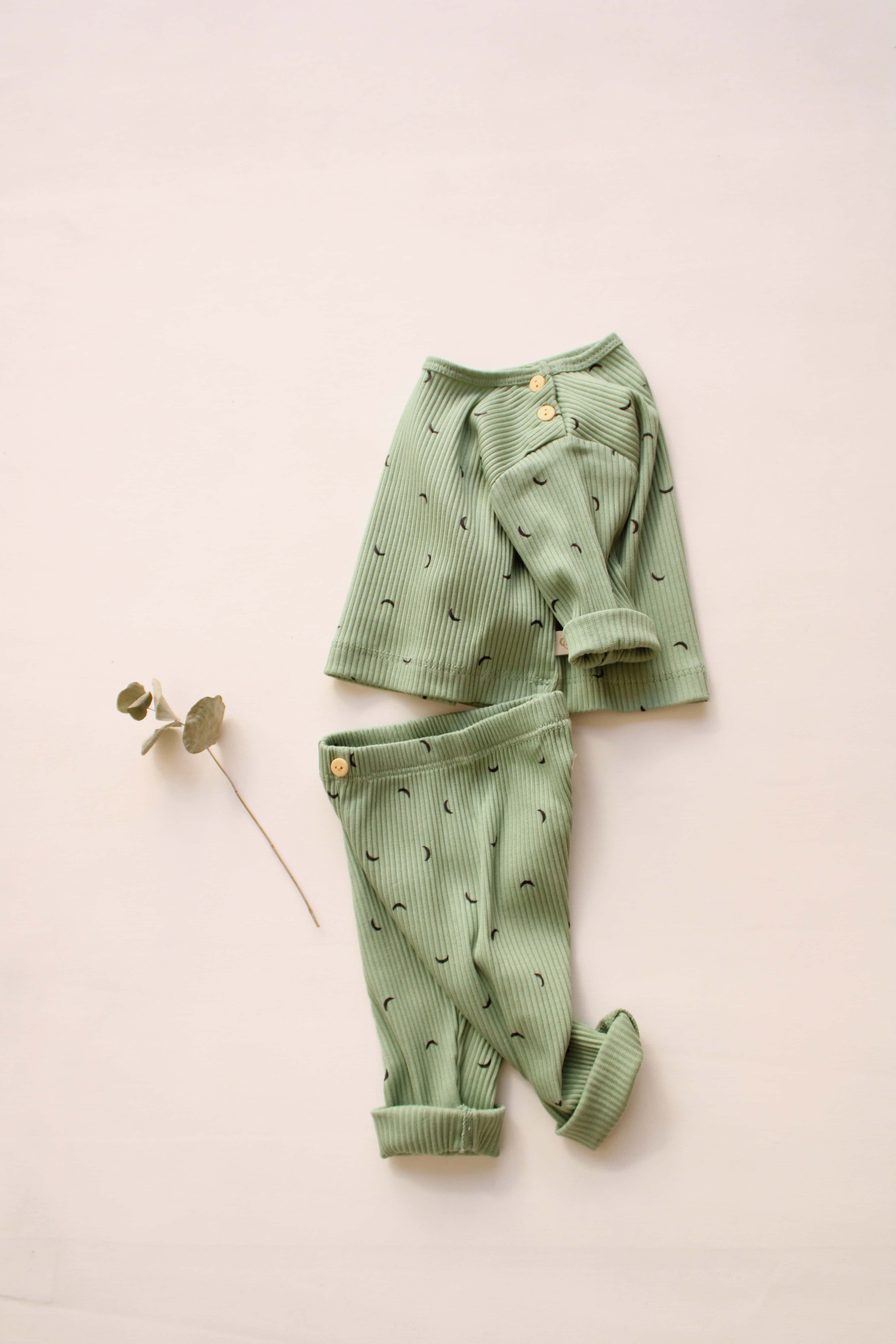 Green Moon 2 Piece Set