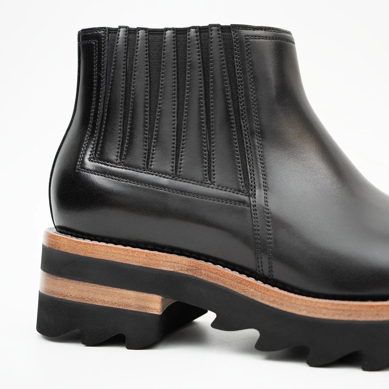 Thick - soled Chelsea Boots Black