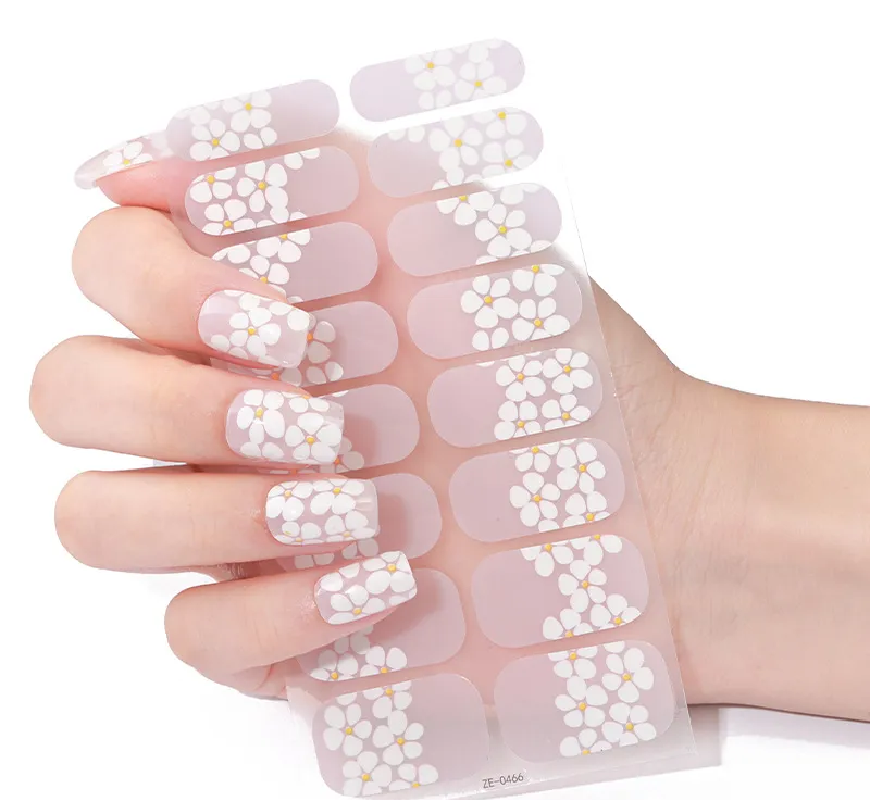 The Daisy Gel Nails