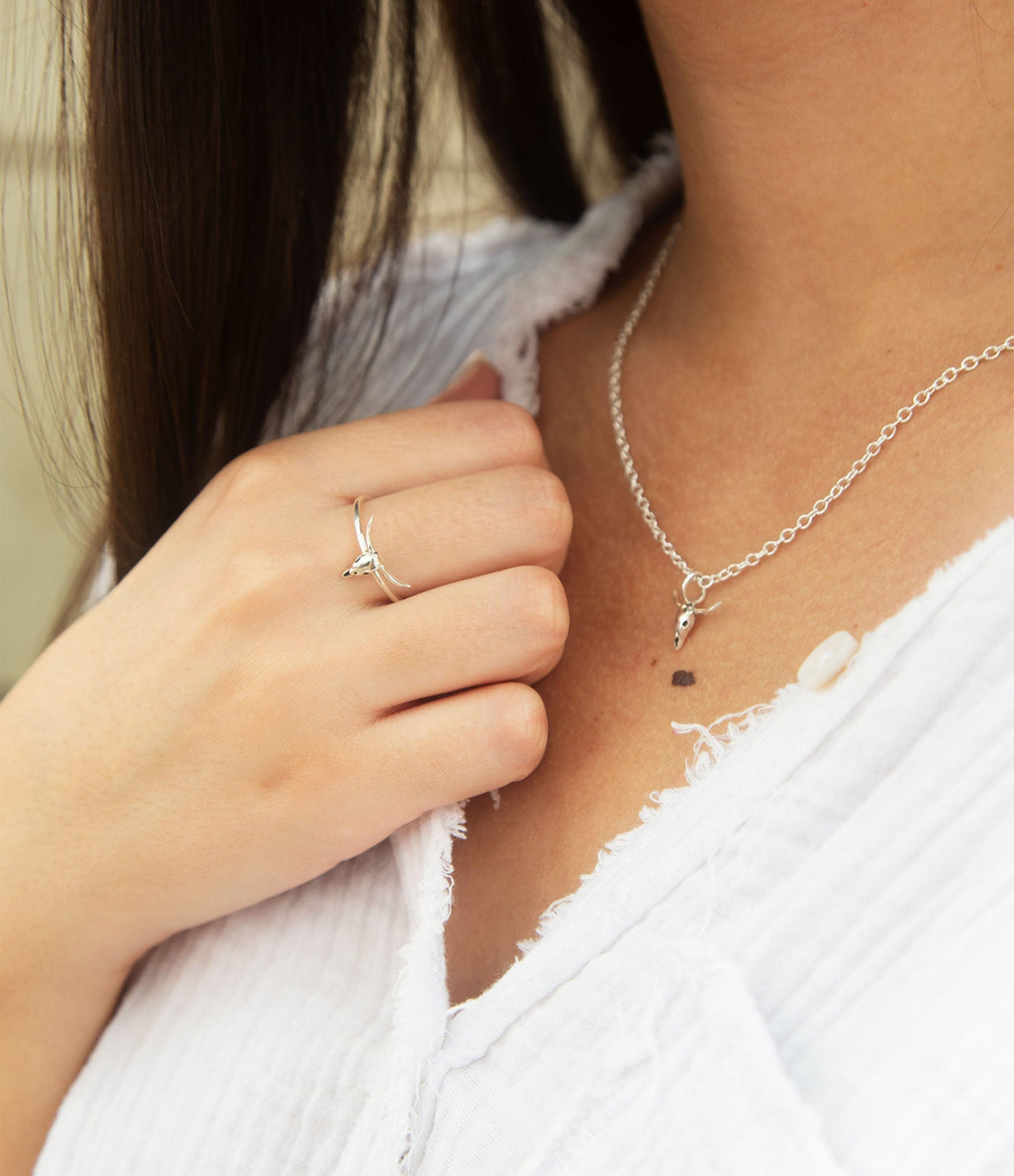 Dainty Longhorn Ring
