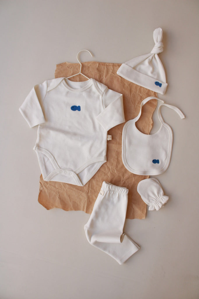 Fish Patterned 5 Piece Newborn Set