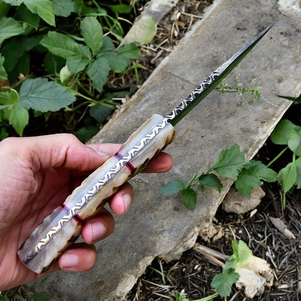 Handmade Damascus Hunting Knife with Sheep Horn Handle