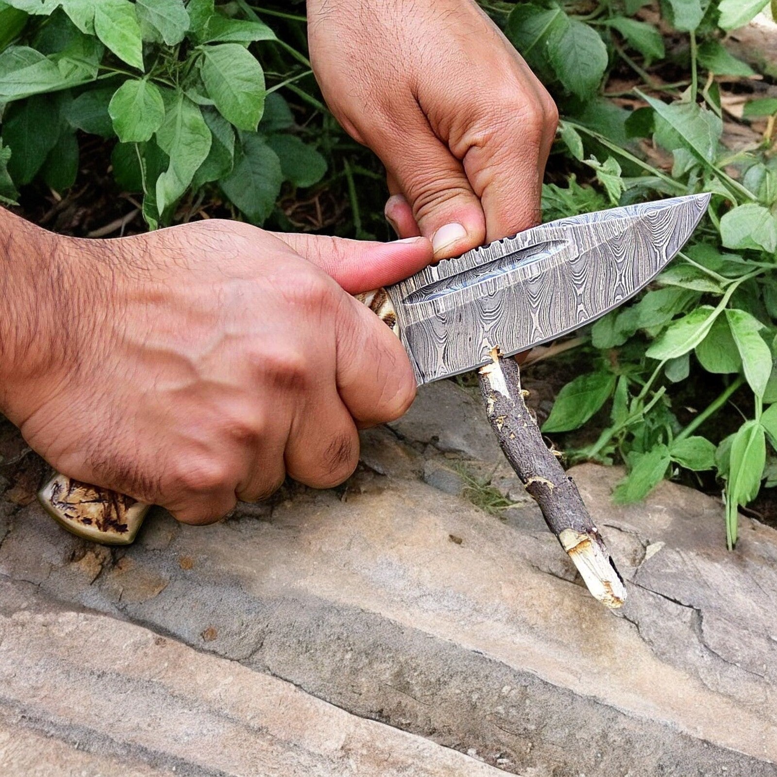 Handmade Damascus Hunting Knife with Sheep Horn Handle