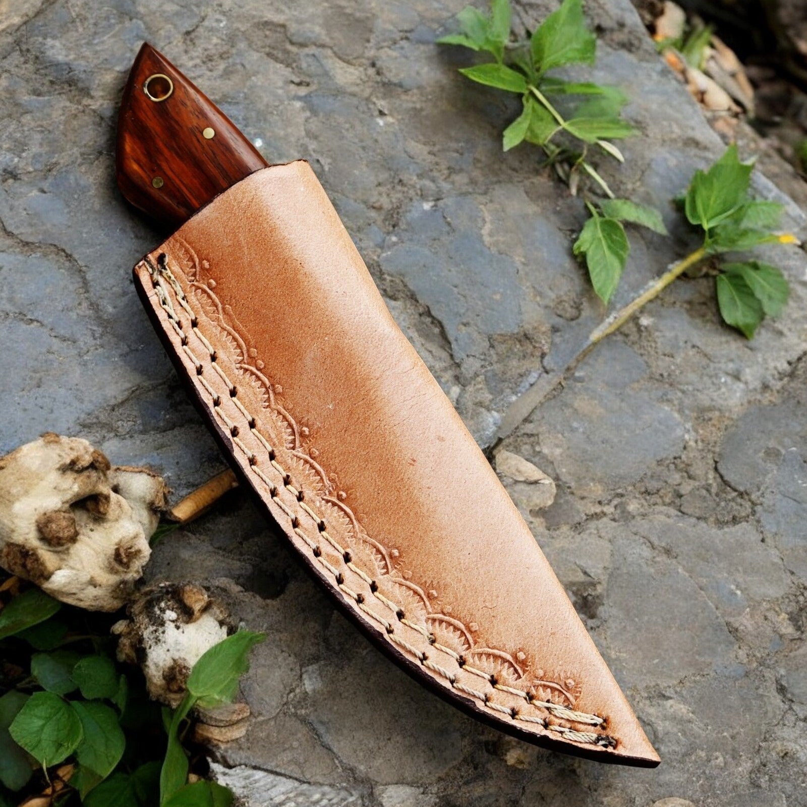 Handmade Damascus Hunting Knife with Rosewood Handle