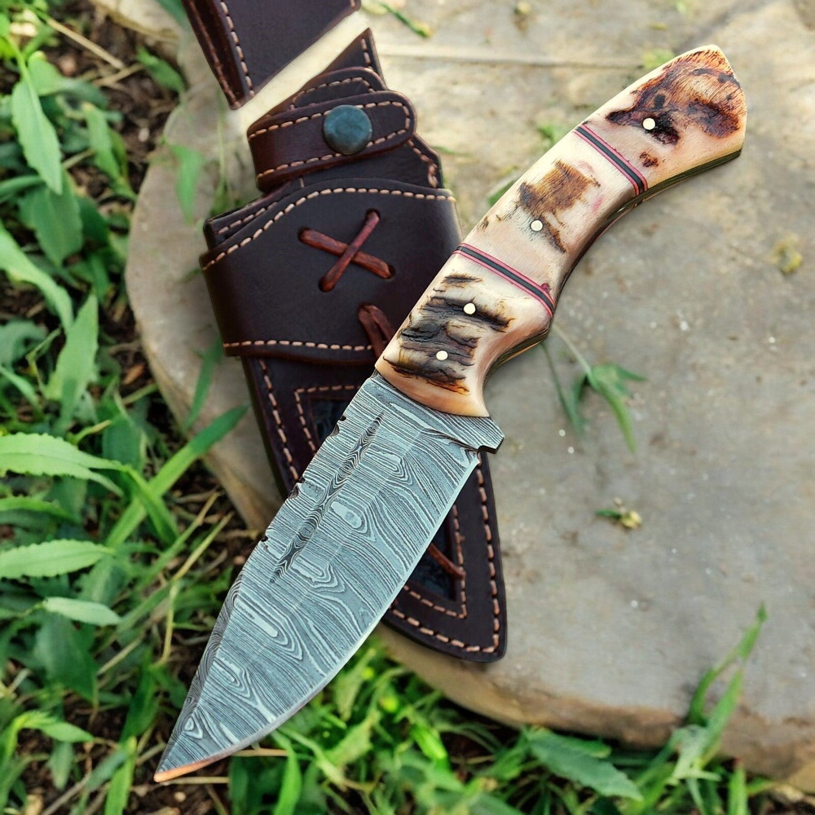 Handmade Damascus Hunting Knife with Sheep Horn Handle