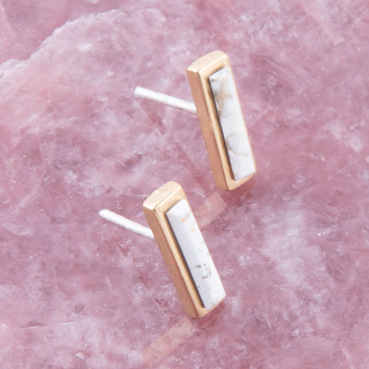 Short Linear White Picture Jasper and Bronze Stud