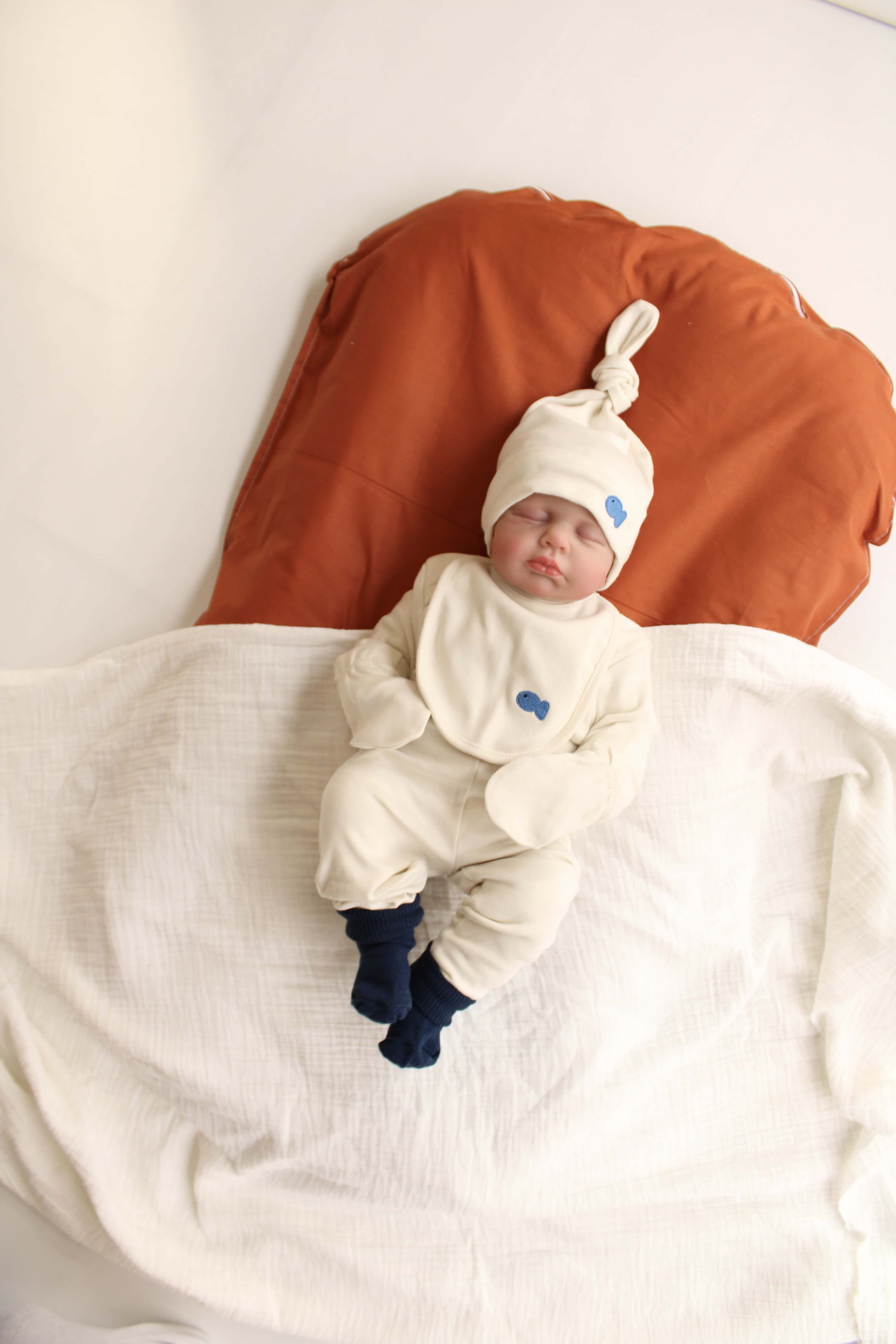 Fish Patterned 5 Piece Newborn Set