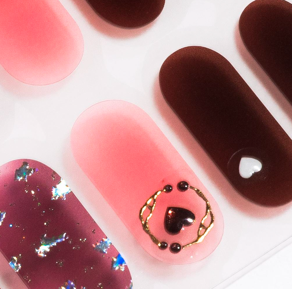 Darkness Heart Gel Nails